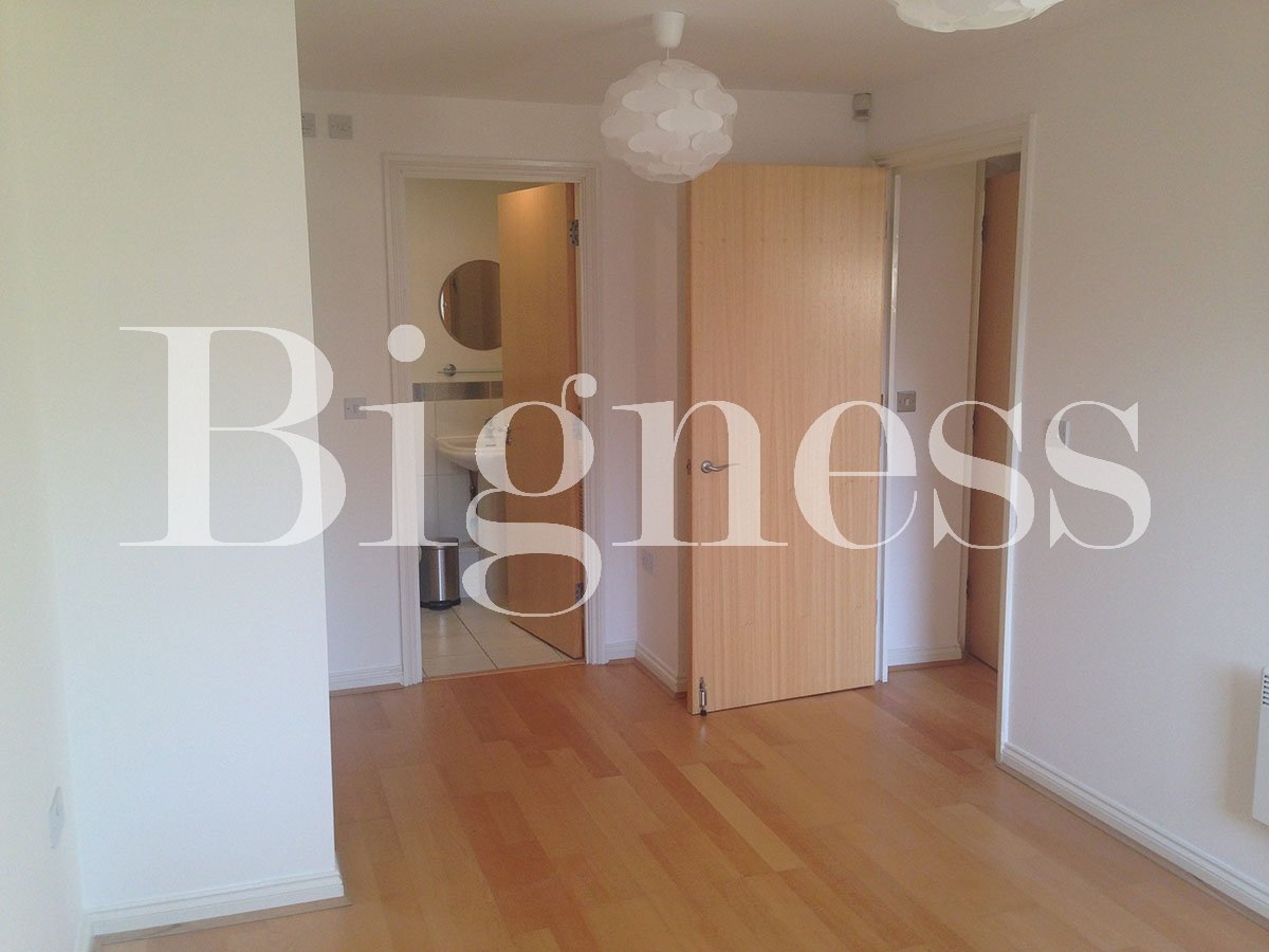 Laminate Flooring Installation Project – London